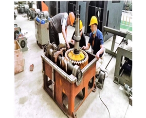 建筑機械鋼筋加工行業(yè)使用減速機現場(chǎng)